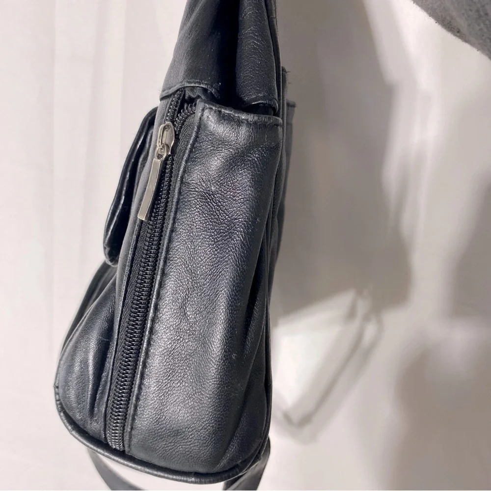 Vintage Black Faux Leather Convertible Shoulder Bag  Backpack - Picture 8 of 16